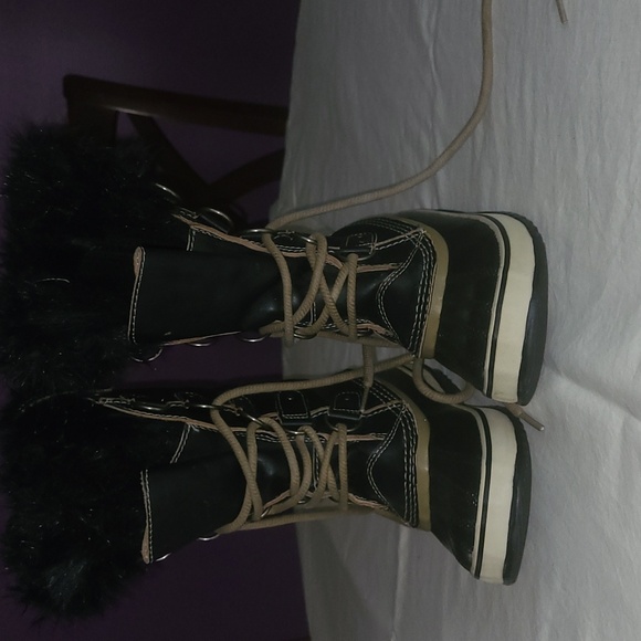 Womens NEW Sorel Joan of Artic Boots SIZE 7 DARK BROWN WITH.BLACK FUR - Picture 1 of 7